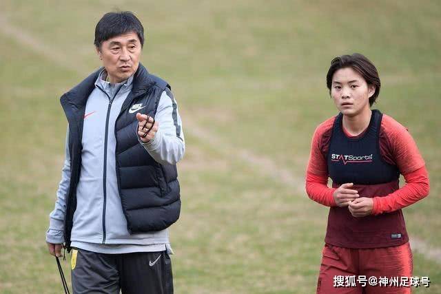 深圳空姐工资揭秘，真相令人心疼