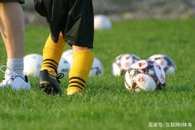 米兰夏季转会窗回顾：巨资引援背后的尴尬处境